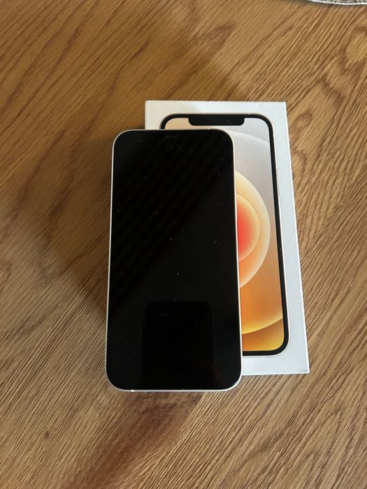 iphone 12 64 GB бял