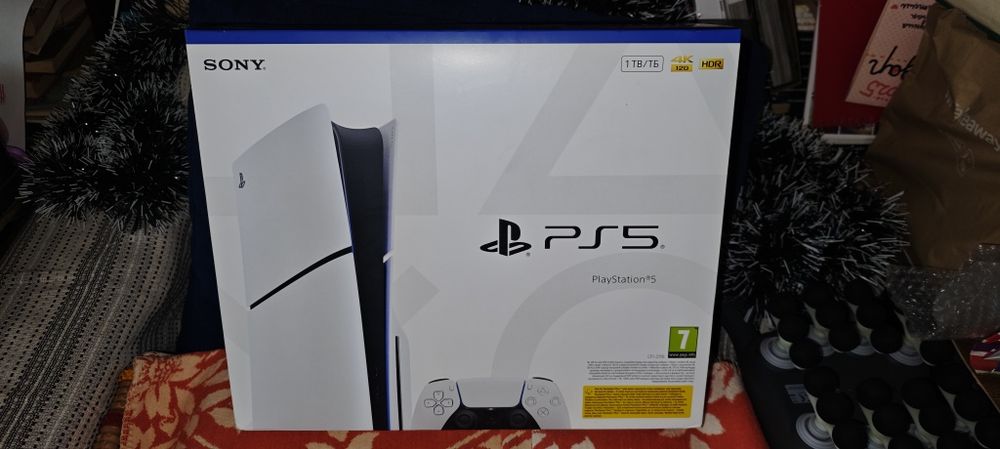 Продавам Playstation 5, 1 TB HDD, чисто нов