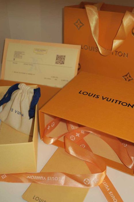 колан Louis Vitton