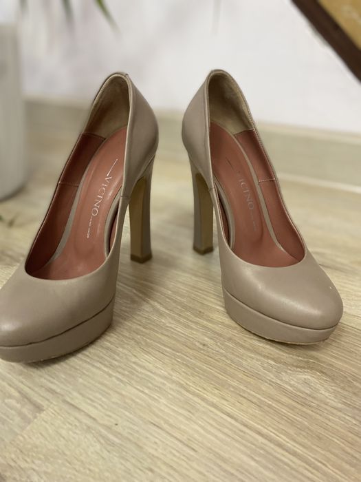 Туфли на каблуках