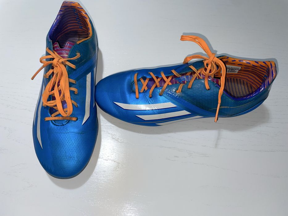 Adidas F30Adizero – model iconic, purtat și de Lionel Messi