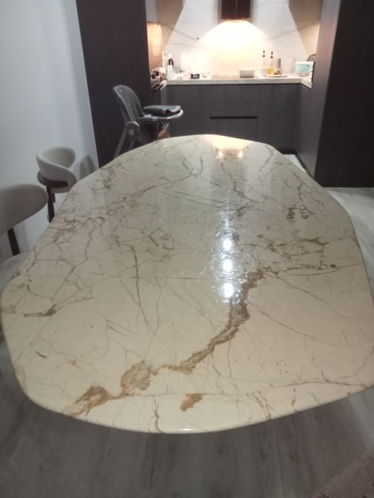 Продам Обеденный стол б/у