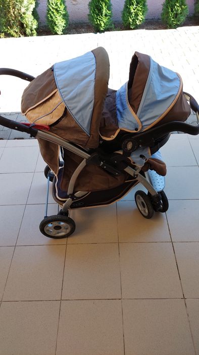 Vind cărucior 3  în 1  bebe pliabil! Stare foarte bună.  Se vinde doar în pitesti și împrejurimi!