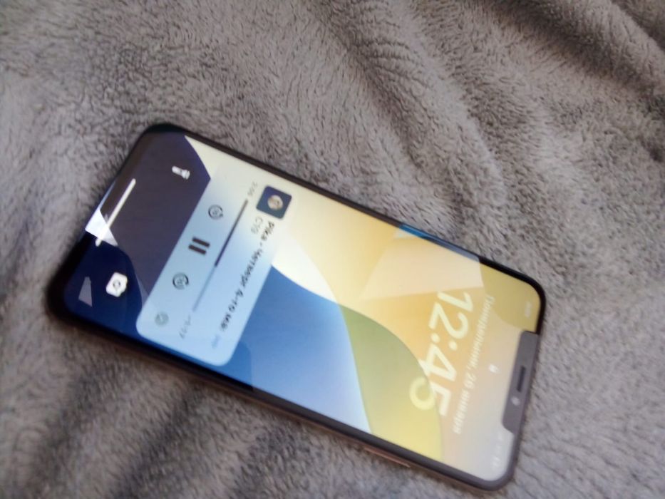 Продам айфон хс макс на 64 акб 80