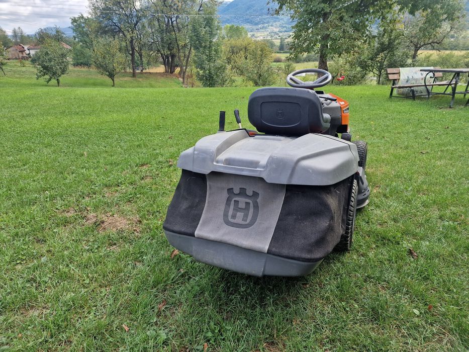 Husqvarna TC138 Tractoras gazon
