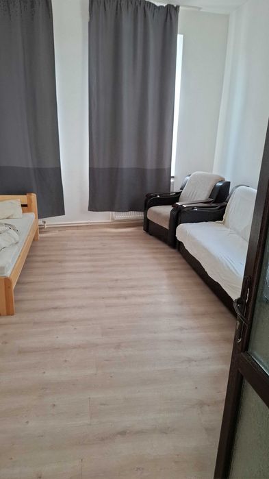 Inchiriez 2 apartamente la casa!