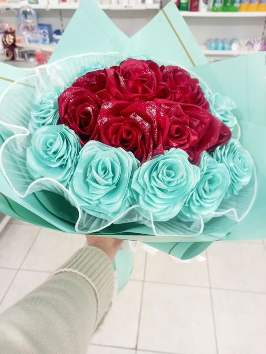 Букет гүлдер сатылады