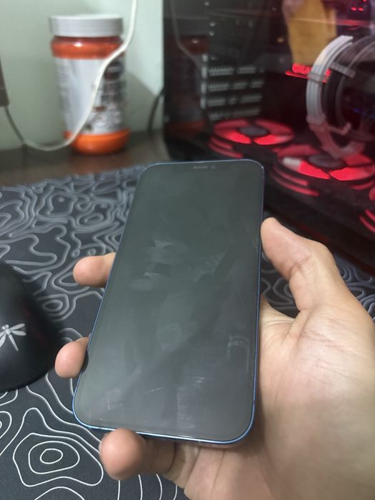 продам телефон Iphone 12