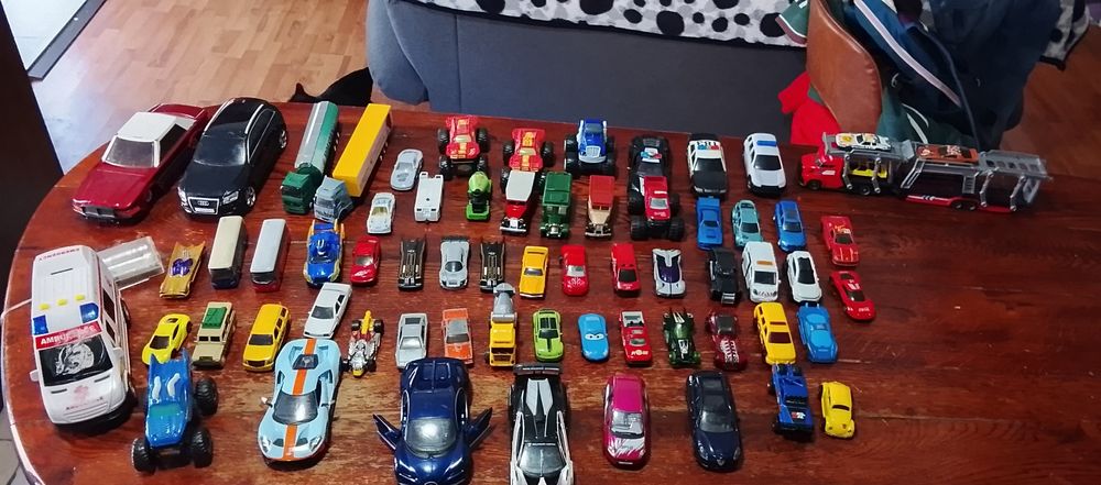 Lot mașinuțe metalice