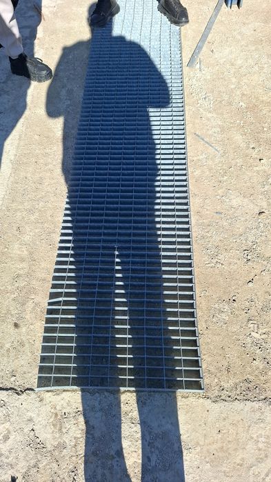 Trepte și gratare zincate