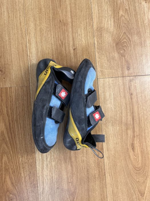 Vând espadrile de escaladă Ocun Strike QC, mărimea 39.