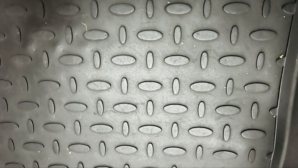 Коврики резиновые Camry 40