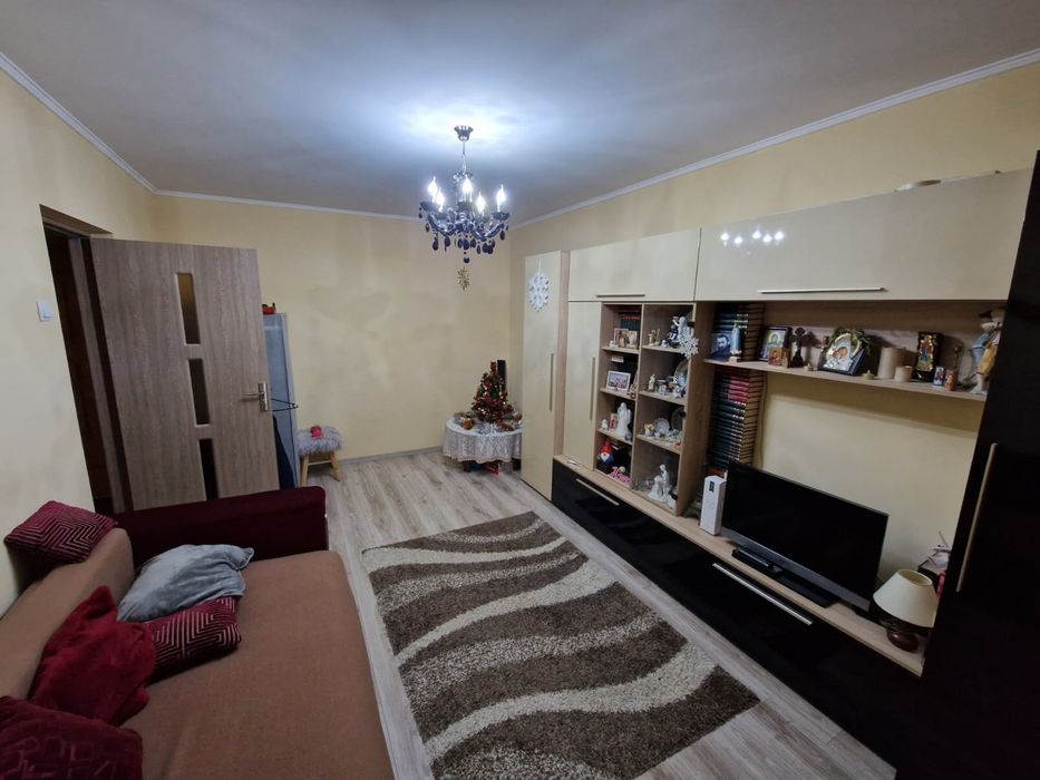 Apartament 2 camere decomandat zona podul inalt Ploiesti Vest