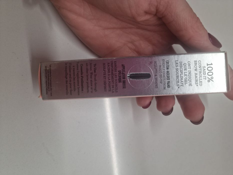 Benefit фиксатор за вежди