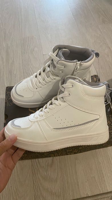 Детская обувь на девочку