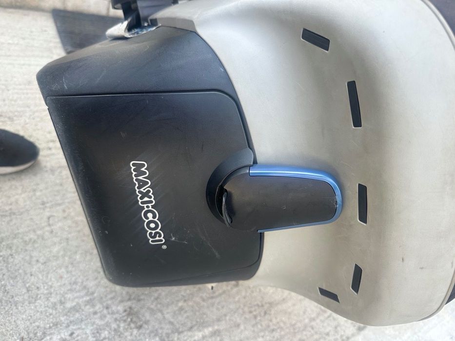 Maxi Cosi бебешки стол за кола от 0 до 18месеца -Цена: 40 лева?