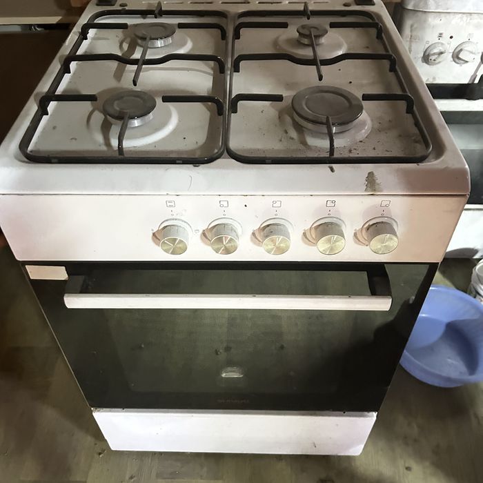 Продам газ плиту