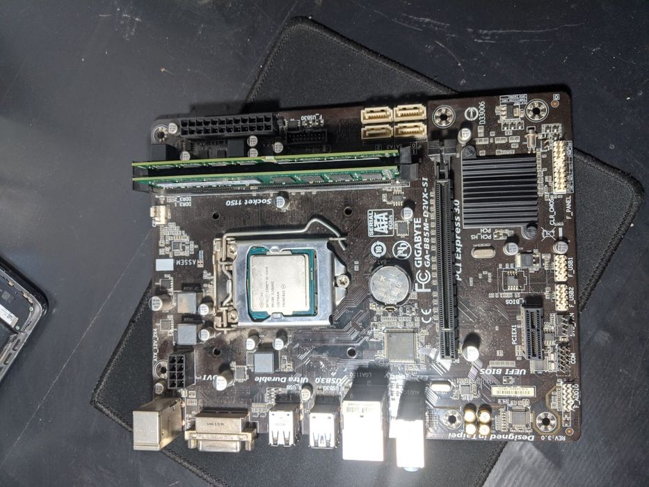 Комплект материнка,оперативная память,процессор,бп