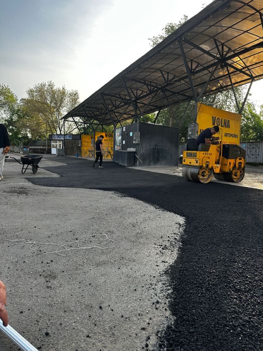 Асфальт . Асфальтирование . горячий асфальт