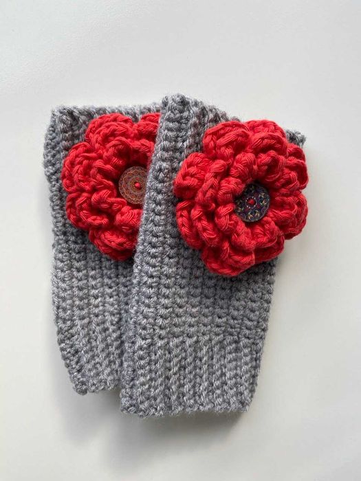 Manusi crosetate, gri, cu floare, fara degete