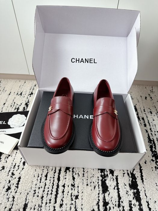 Pantofi loafer Prada, piele naturala