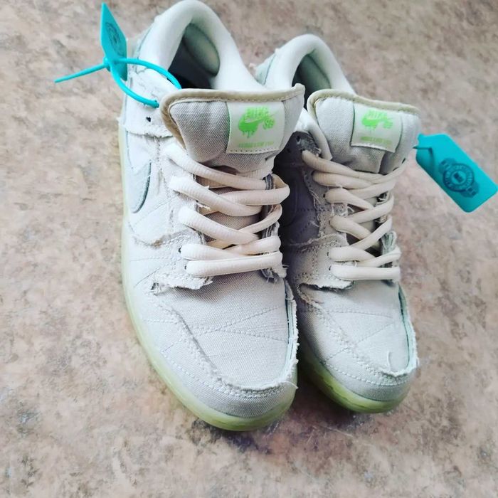 Продам мужские кроссовки