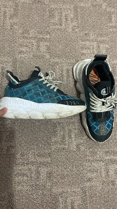 Versace chain reaction