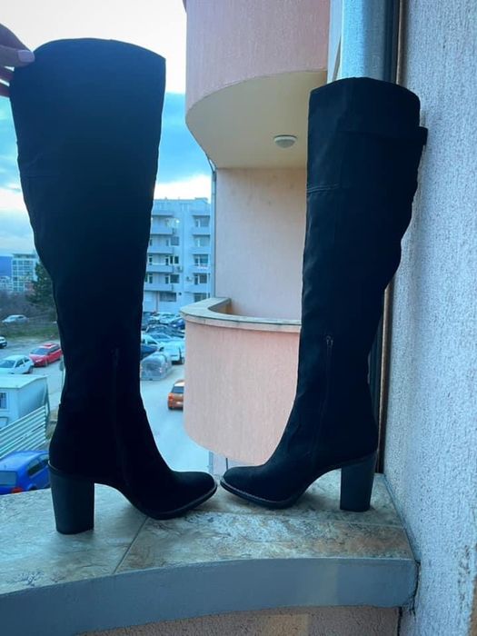 Дамски велурени ботуши