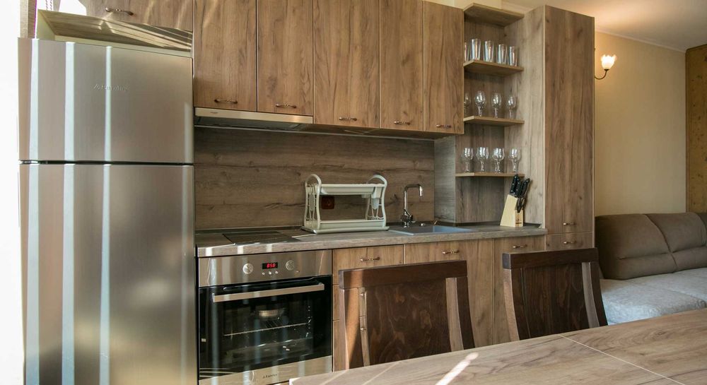 Дава се под наем Тристаен апартамент в Варна, Морска градина - 100 кв.м за 509.49 € - Снимка #3