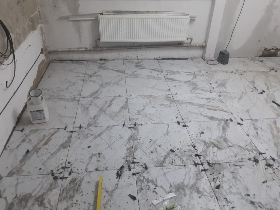 Кафельщик плитки, керамогранита