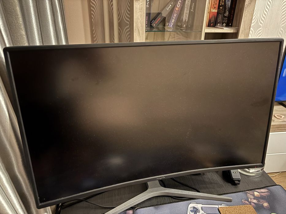Monitor curbat Myria 27 inch 60hz
