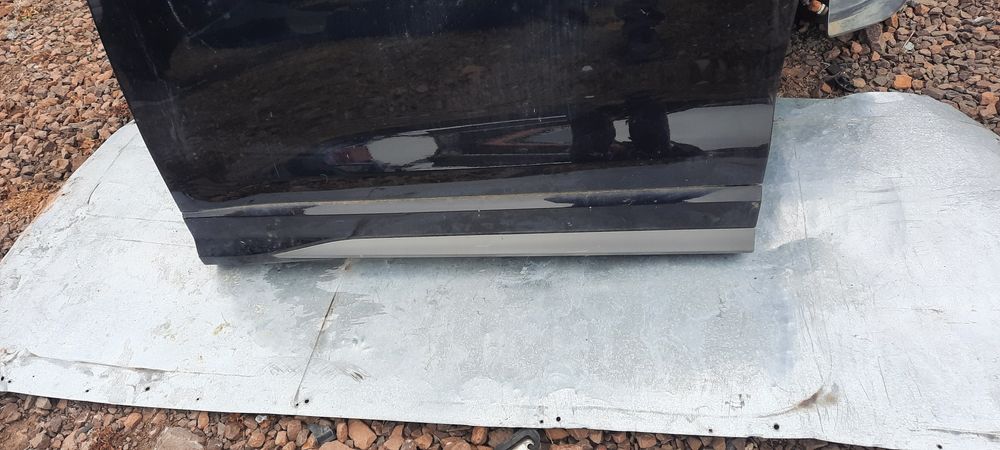 Предна врата за фолксваген е-трон.