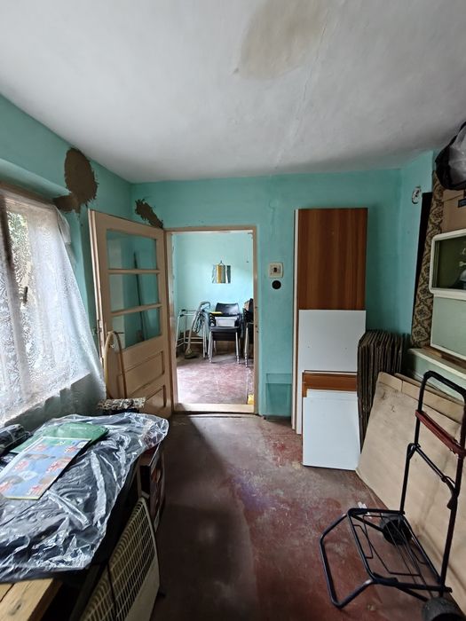 Casa solidă și teren în Zona Islaz pe Strada Mărului