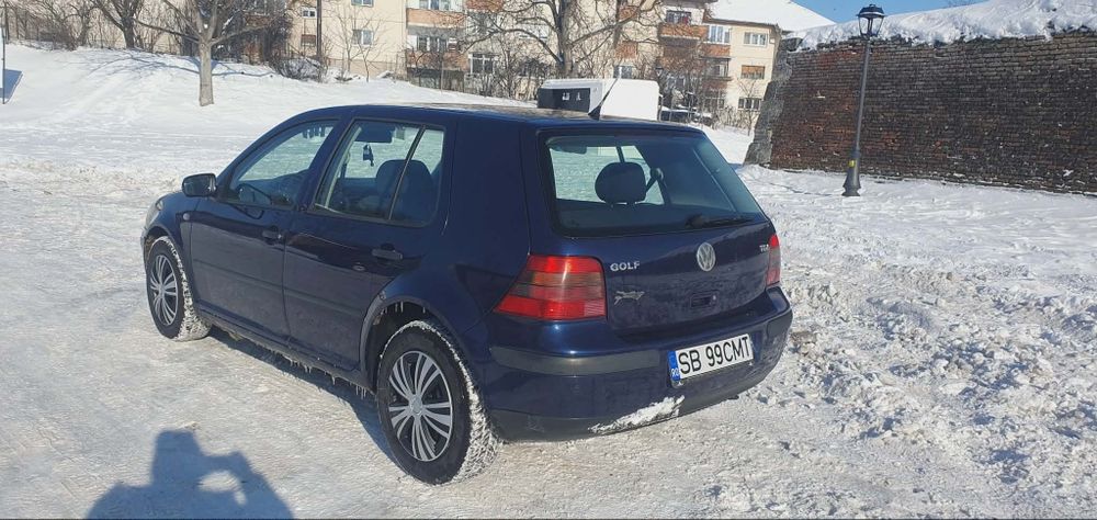 VW Golf 4 1.9 DIESEL AXR 101 Cai AN 2003 Acte la zi ! Gume noi iarna