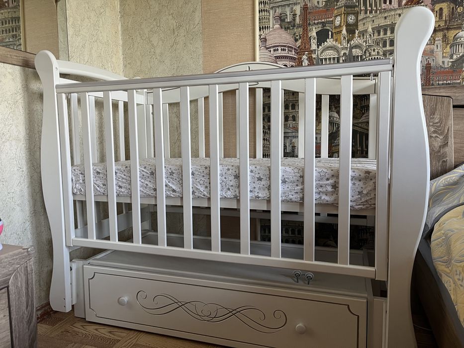 Детская  деревянная кровать