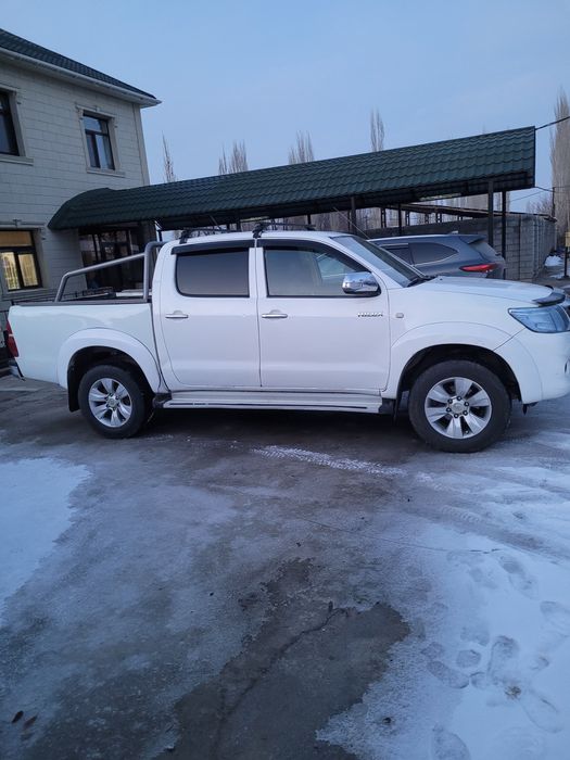 Хайлукс 2014 полный люкс