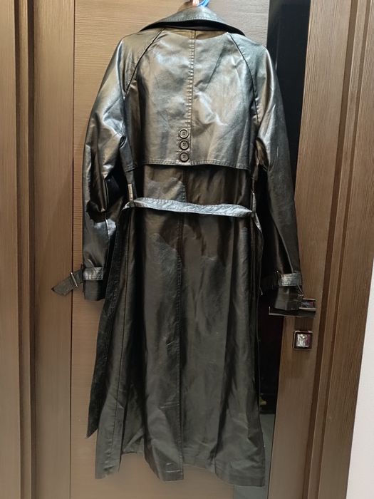 Продается плащ женский