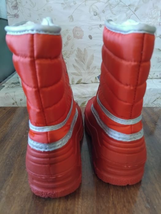 Водоустойчиви нови Clarks,  номер 28.