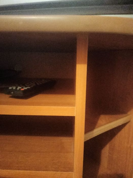 Продам тумбочку под телевизор