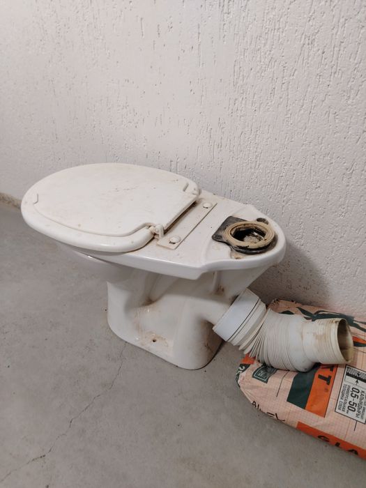 Унитаз отдам даром