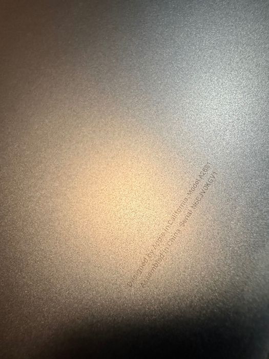 MacBook Air M2 13" 16GB/1TB (2022) в перфектно състояние