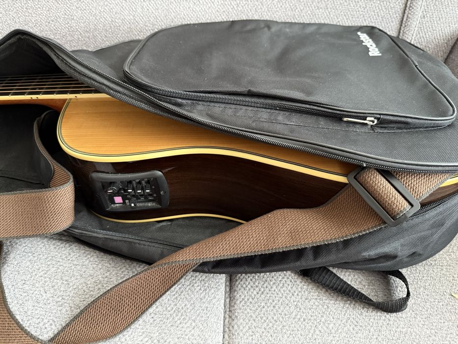 Электро-акустическая гитара Yamaha FGX830C