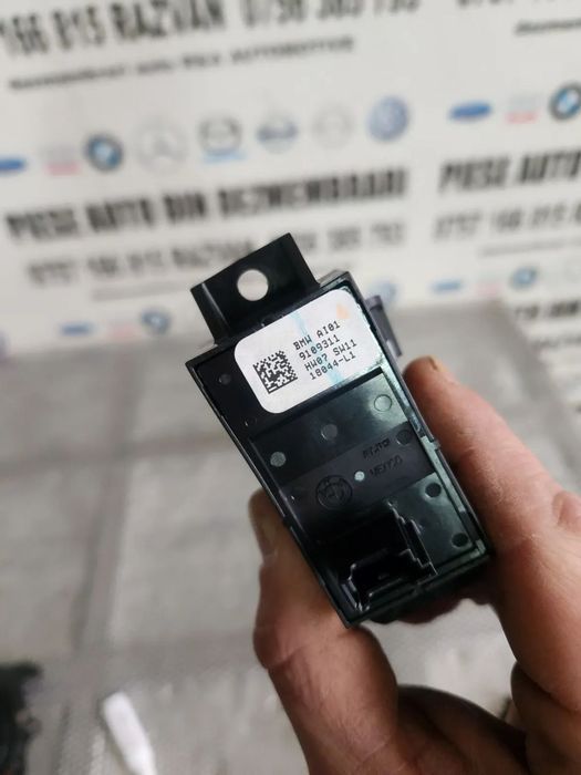 Buton Frana De Mana Bmw X3 X4 G01 G02 F97 G30 G31 Cod  Dezmembrez Bmw X3 G01 - Dezmembrari Arad