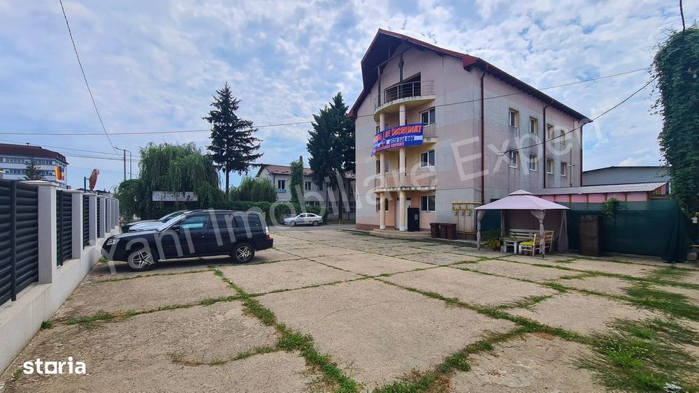 Clădire de vânzare în Curtea de Argeș.