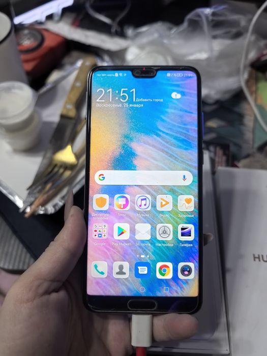 Продается телефон Huawei p20