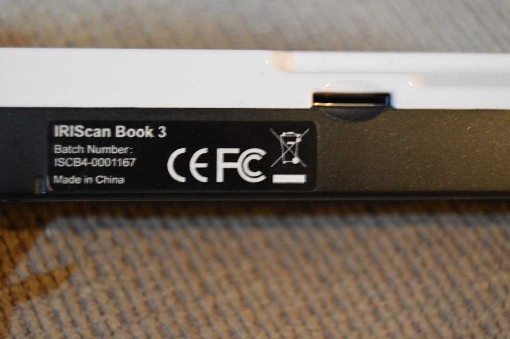 Scanner Portabil IRIScan Book 3 – Ideal pentru Cărți și Documente, Ecran Color