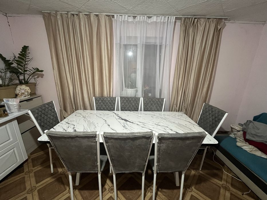 Продам стол со стульями 8 штук