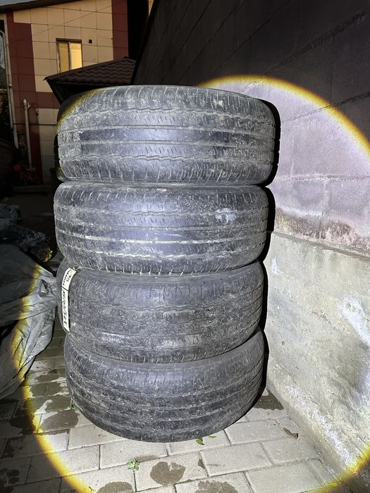 Продам резину 285/60/18