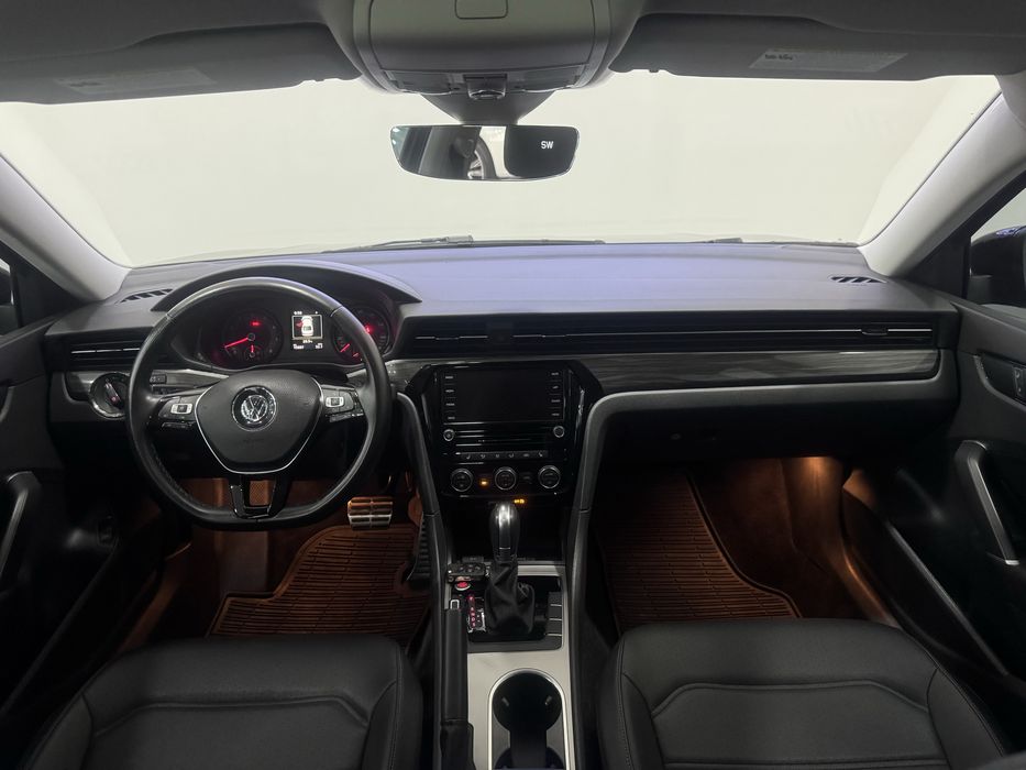 Volkswagen Passat 2.0  R-Line
