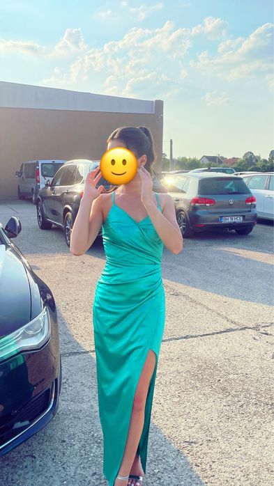 Rochie verde smarald elegantă